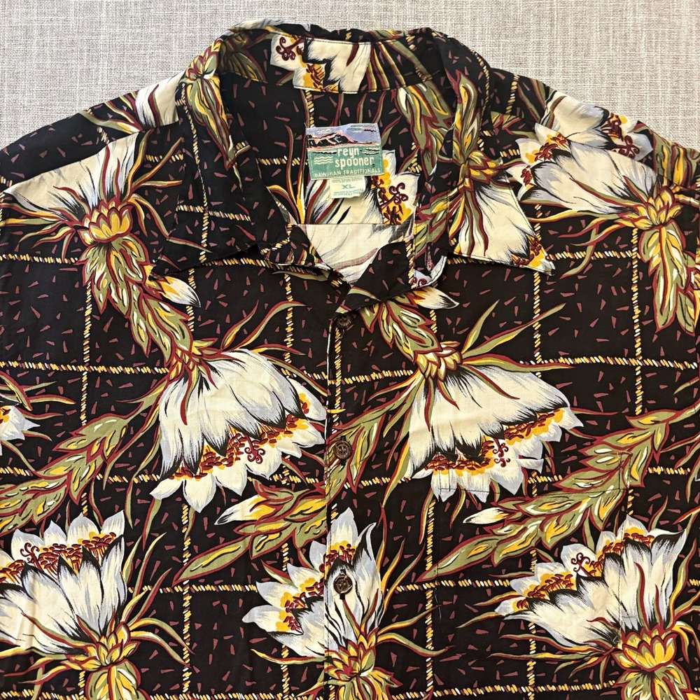 Reyn Spooner Hawaiian Traditions XL Black Floral Aloha Shirt 100% Rayon Vacation